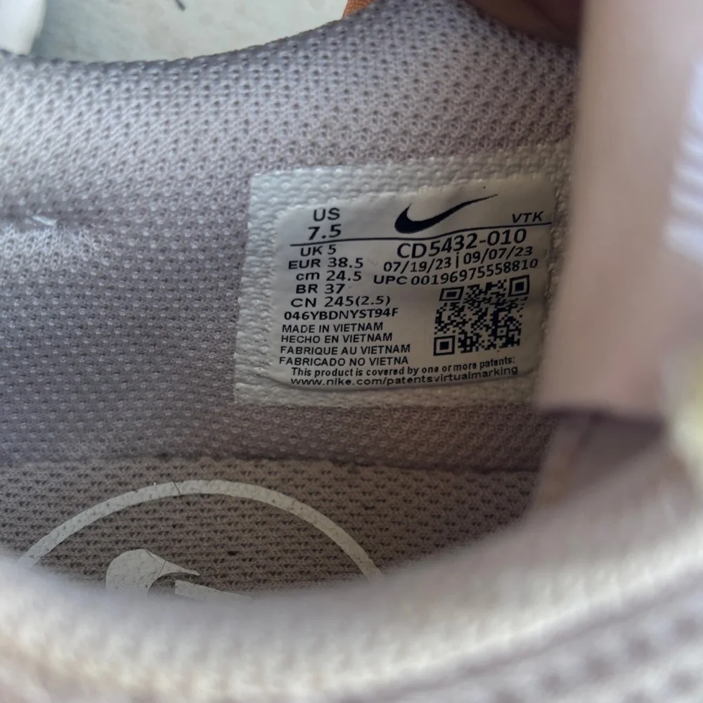 🌻Nike Women’s Pink/White Air Max Casual Sneakers 7.5 - Picture 9 of 10